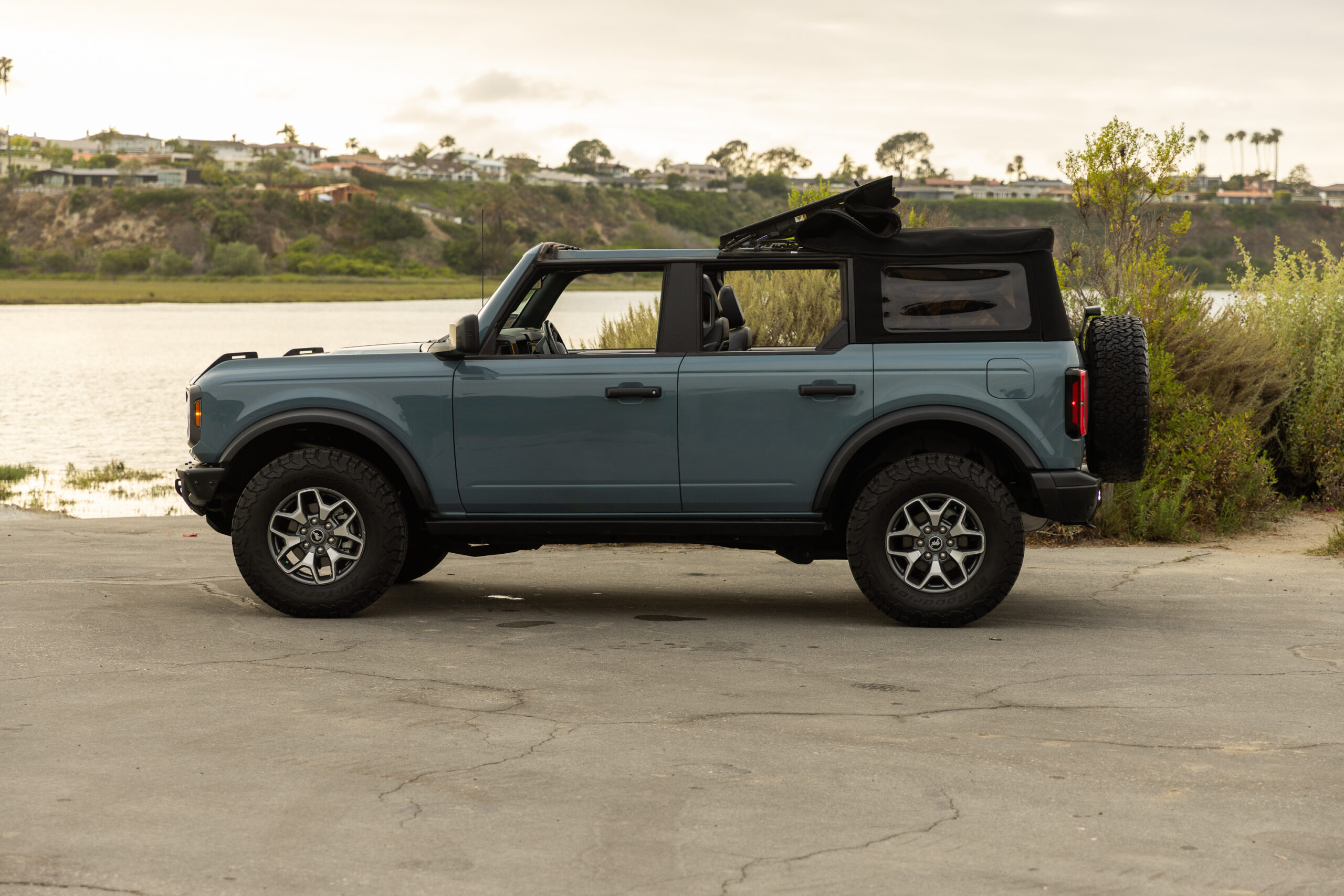 Ford Bronco Badlands Newport Beach rental photo 4