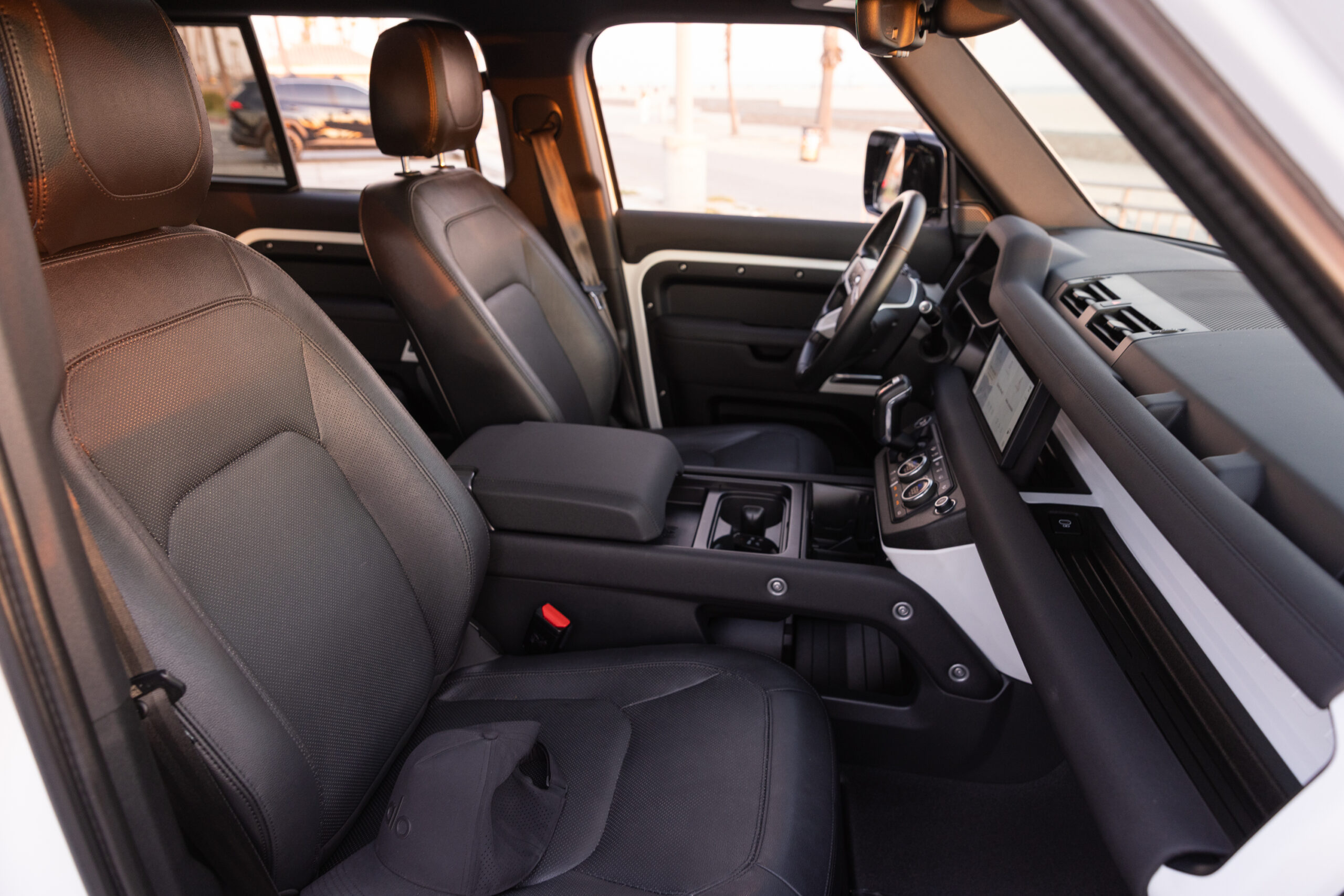Land Rover Defender 110 Newport Beach rental photo 8