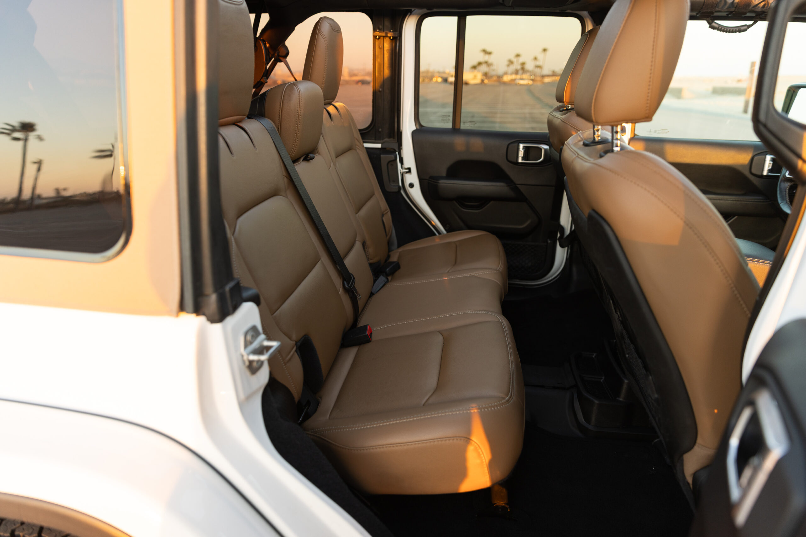 Jeep Wrangler Rubicon Newport Beach rental photo 12