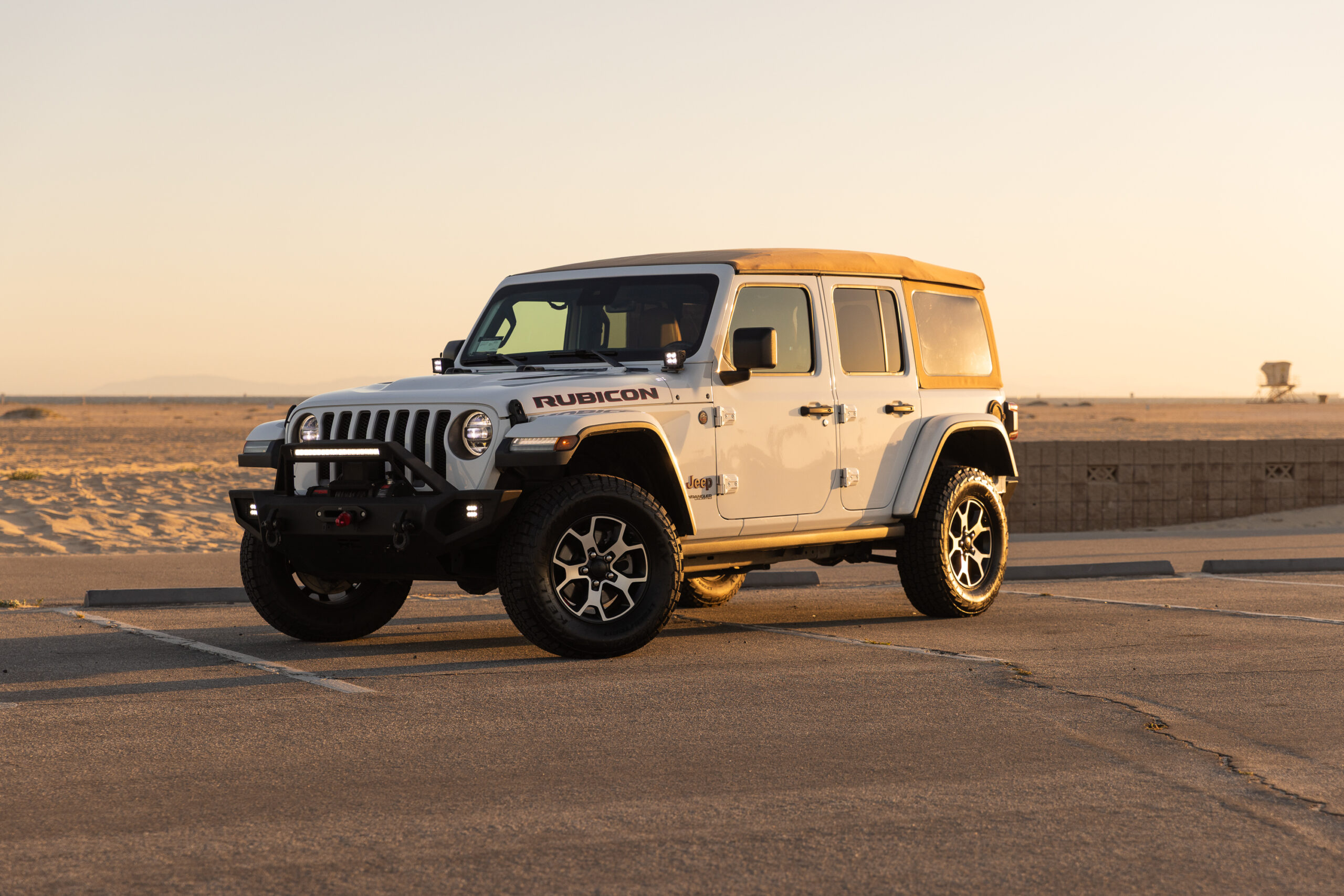 Jeep Wrangler Rubicon Newport Beach rental photo 15