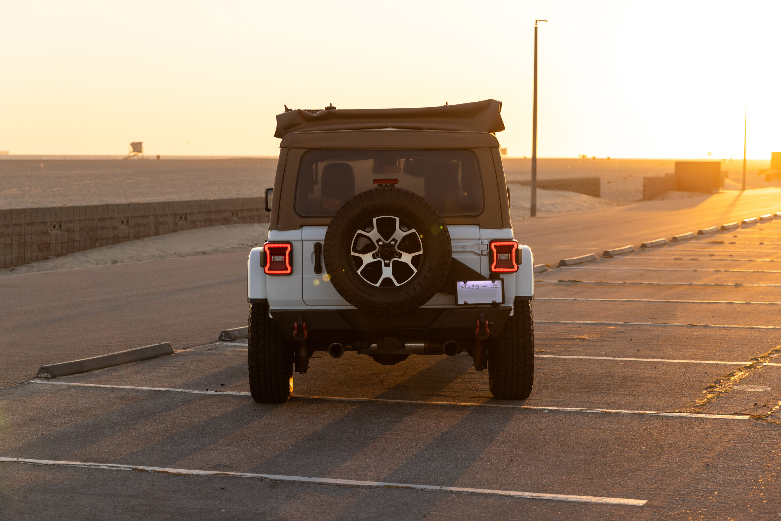 Jeep Wrangler Rubicon Newport Beach rental photo 6